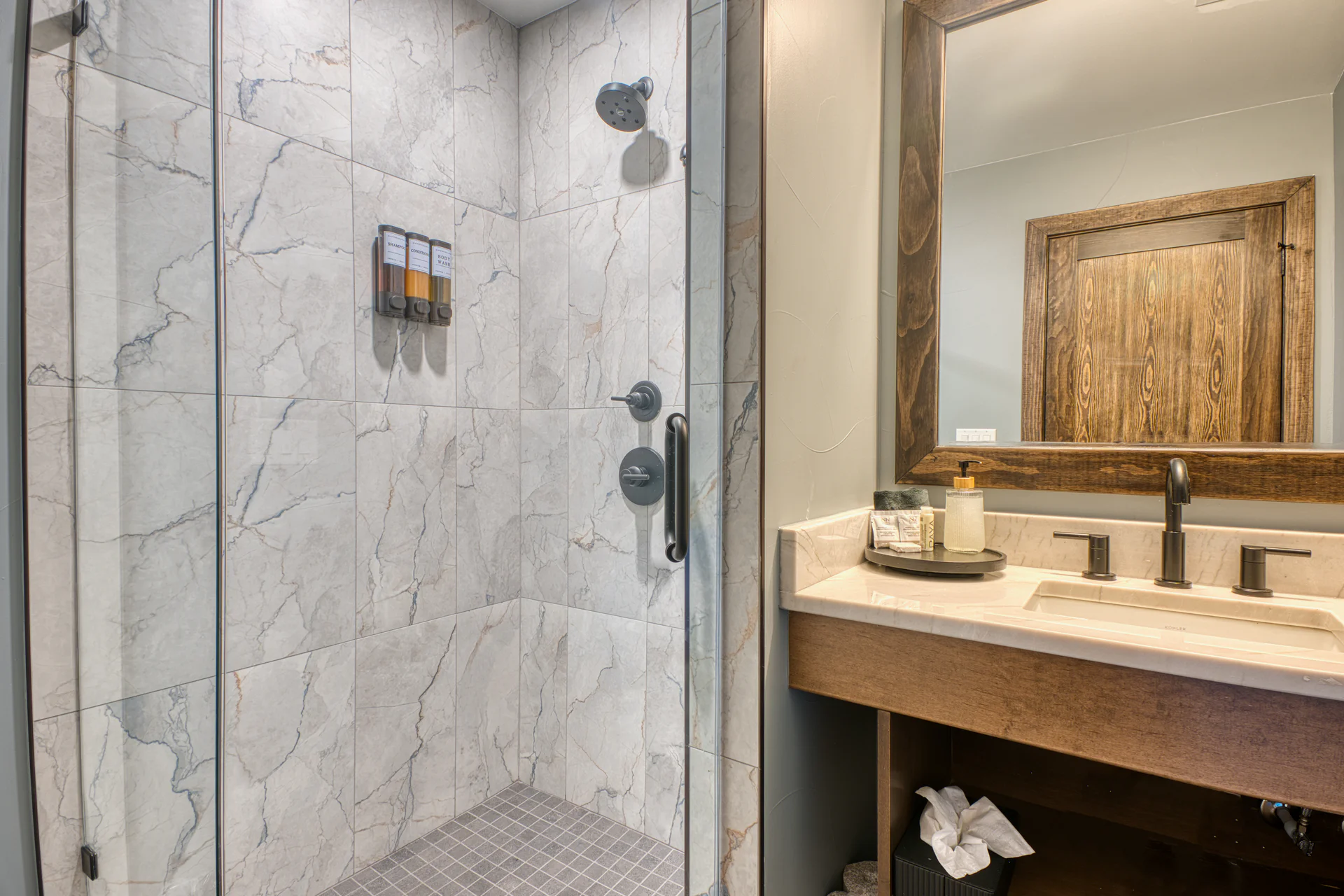 DreamView Hillside bathroom