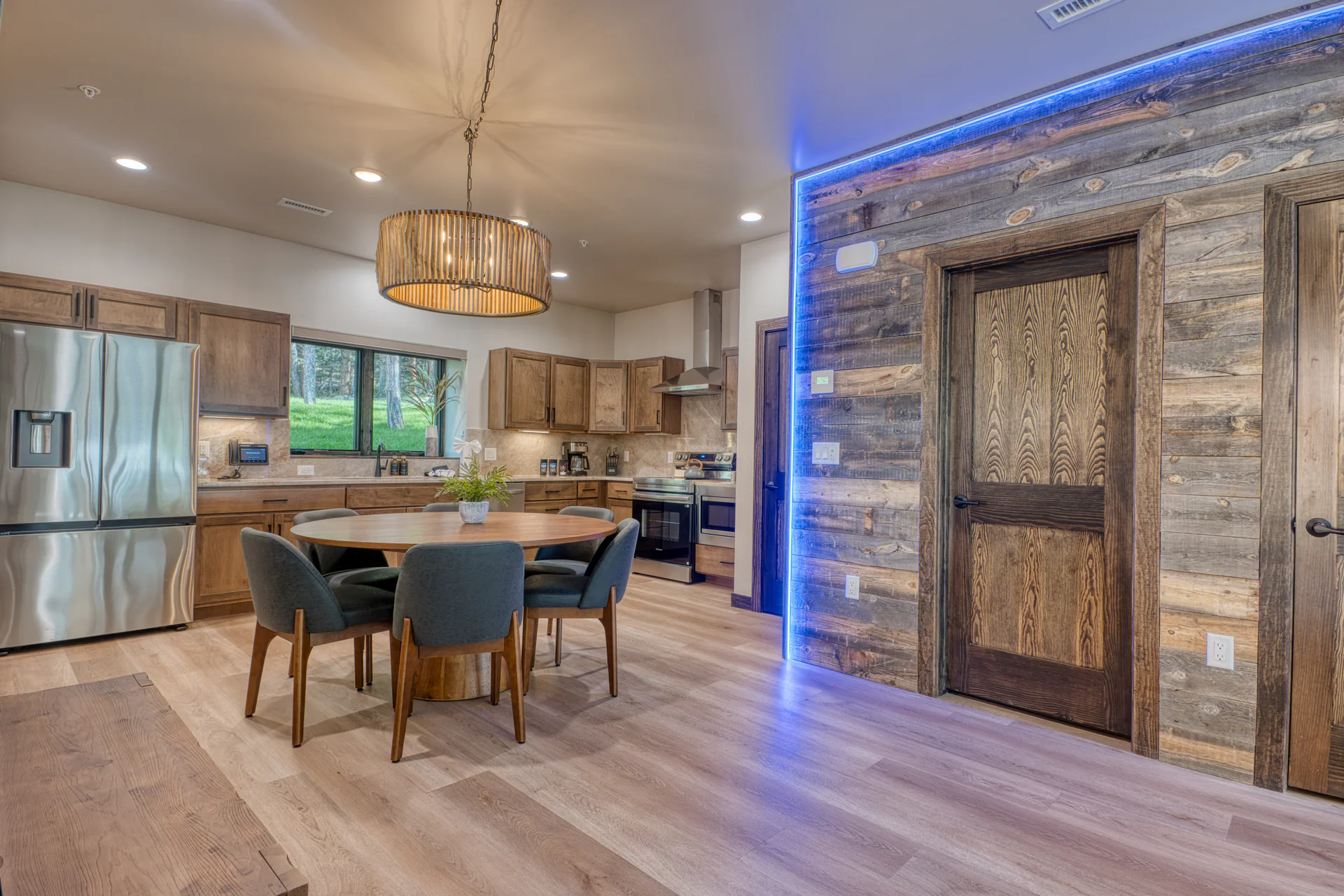 DreamView Hillside kitchen and dining area