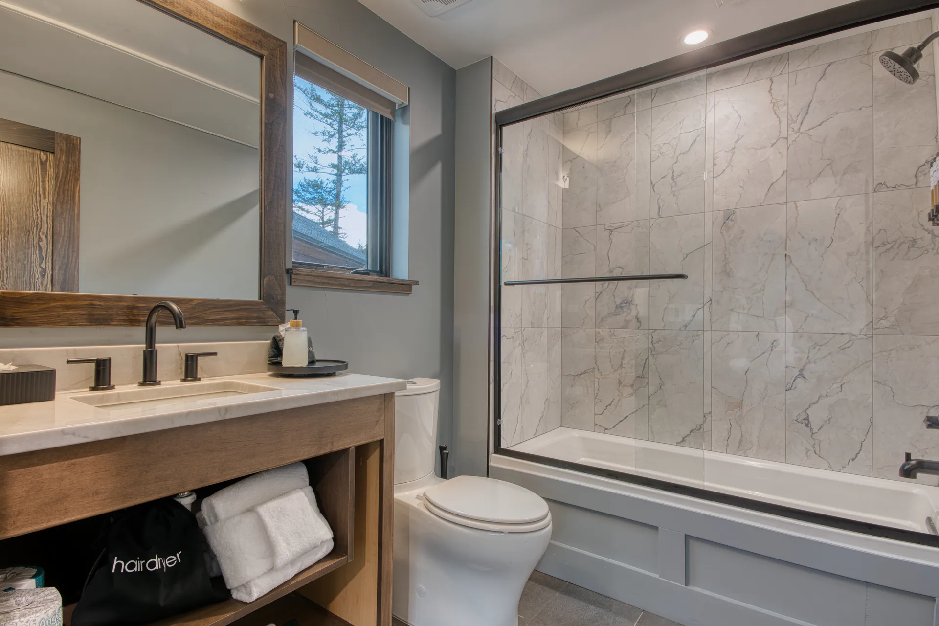 DreamView Hillside master bath